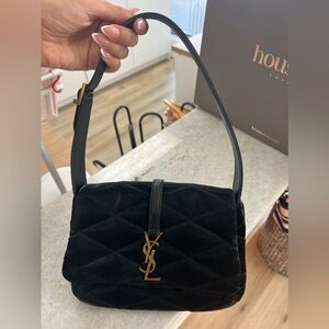Talk black quilted bag
